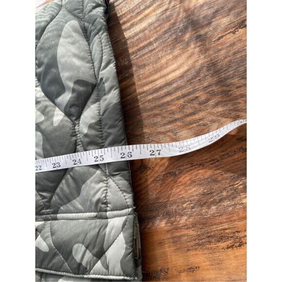 Free Assembly Men's Quilted Camo Vest Olive Gray Small NWT - Picture 6 of 6
